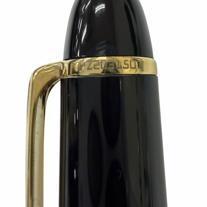 Very Good MONTBLANC fountain pen Meisterstück Classic black 14K mens
