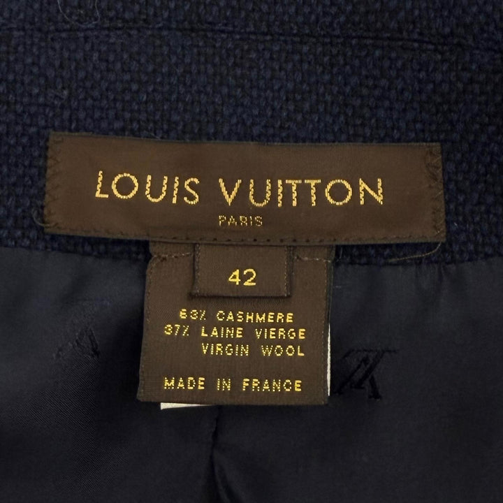 Great LOUIS VUITTON Jacket Monogram lining, concealed placket. Navy cashmere 42