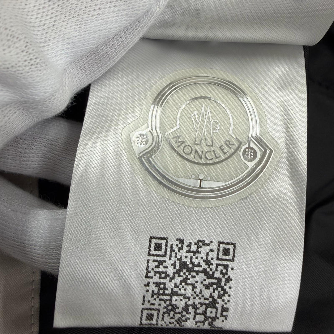 Great MONCLER coat MUTCHE Logo patch and hood black polyester Women 0