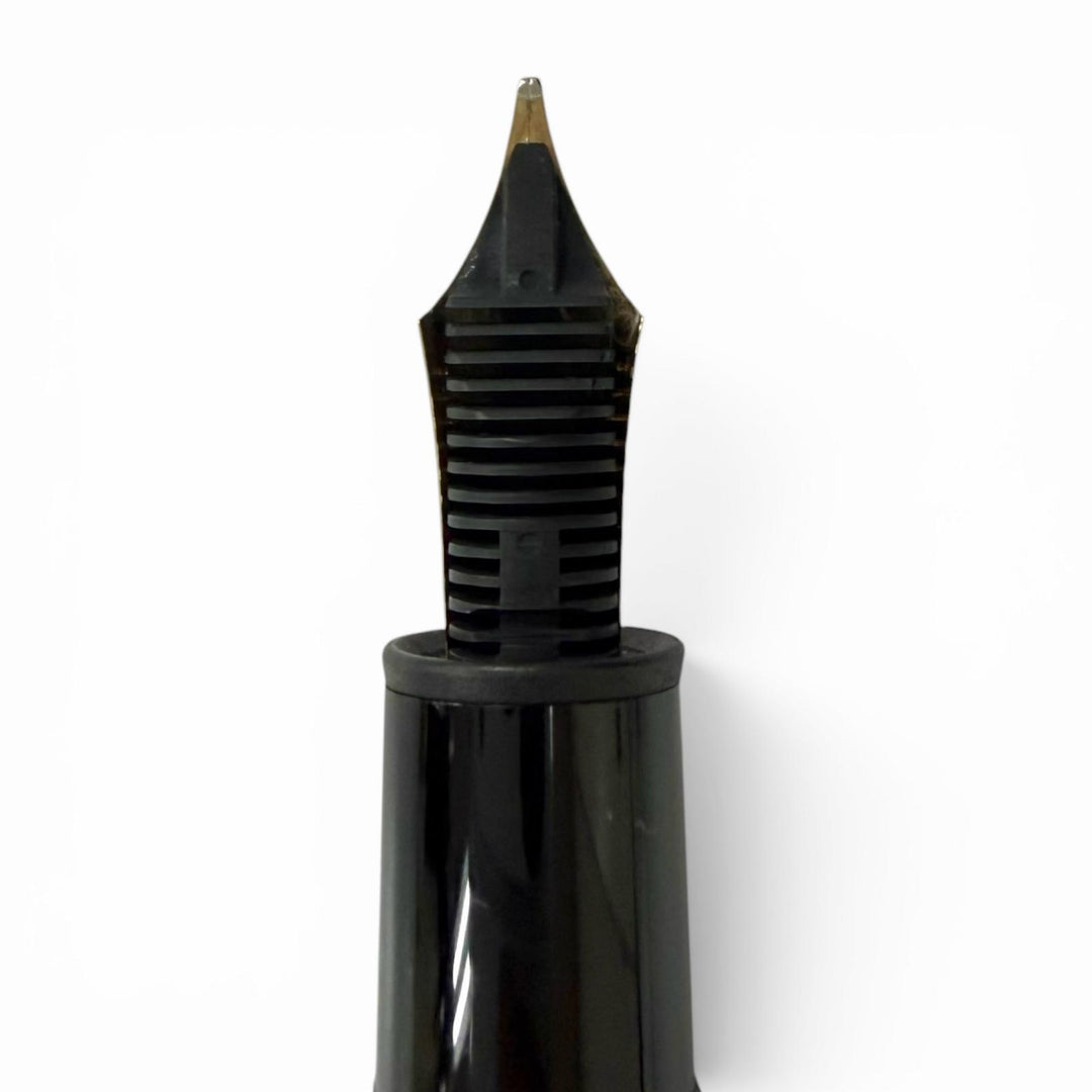 Excellent MONTBLANC fountain pen Meisterstück 146 black 14K mens