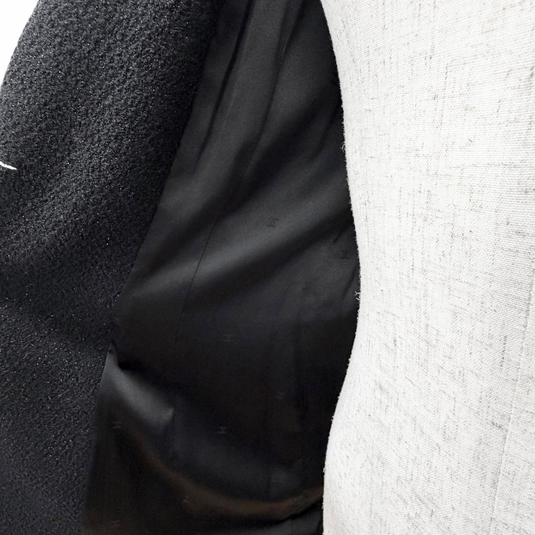 Excellent CHANEL Jacket COCO Mark button glitter tweed black wool 40 P05420 95A