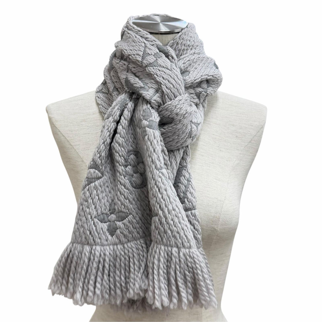 Great LOUIS VUITTON Scarf Escalp Logo Mania fringe wool Women M74742