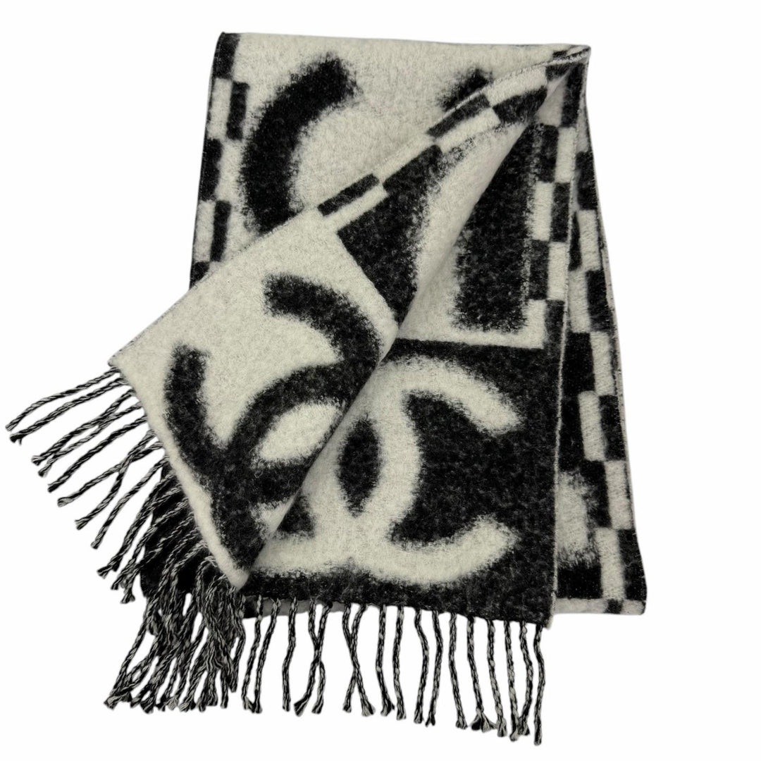 Great CHANEL Scarf COCO Mark Logo Design Fringe black cashmere Women AAA478