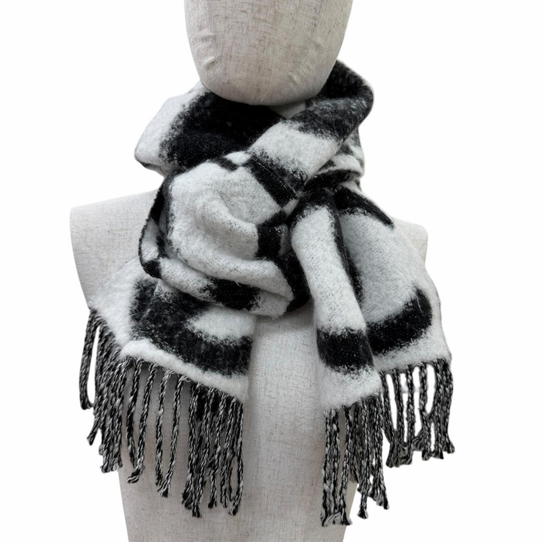 Great CHANEL Scarf COCO Mark Logo Design Fringe black cashmere Women AAA478