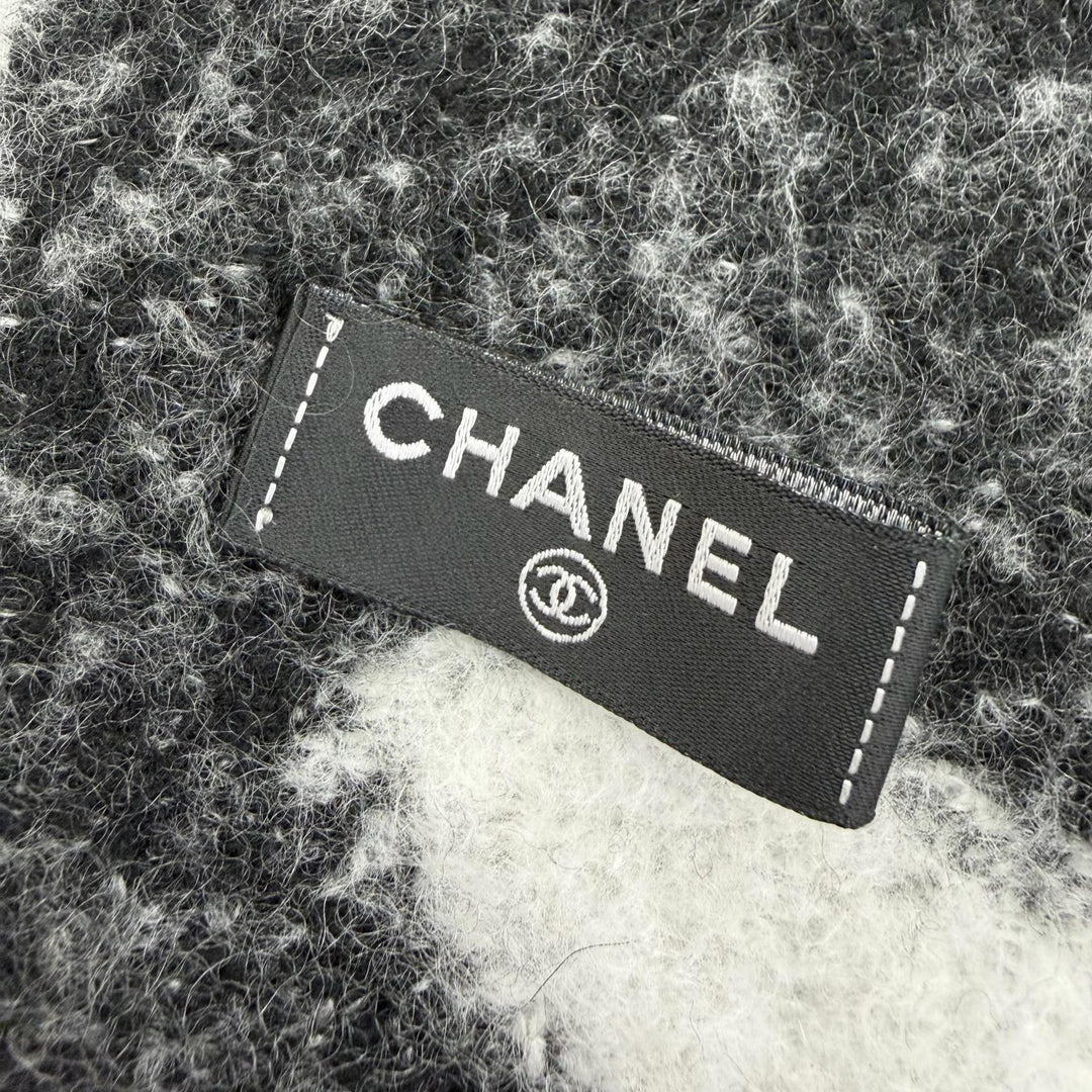 Great CHANEL Scarf COCO Mark Logo Design Fringe black cashmere Women AAA478