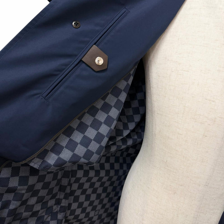 Excellent LOUIS VUITTON coat Damier Pattern lining
