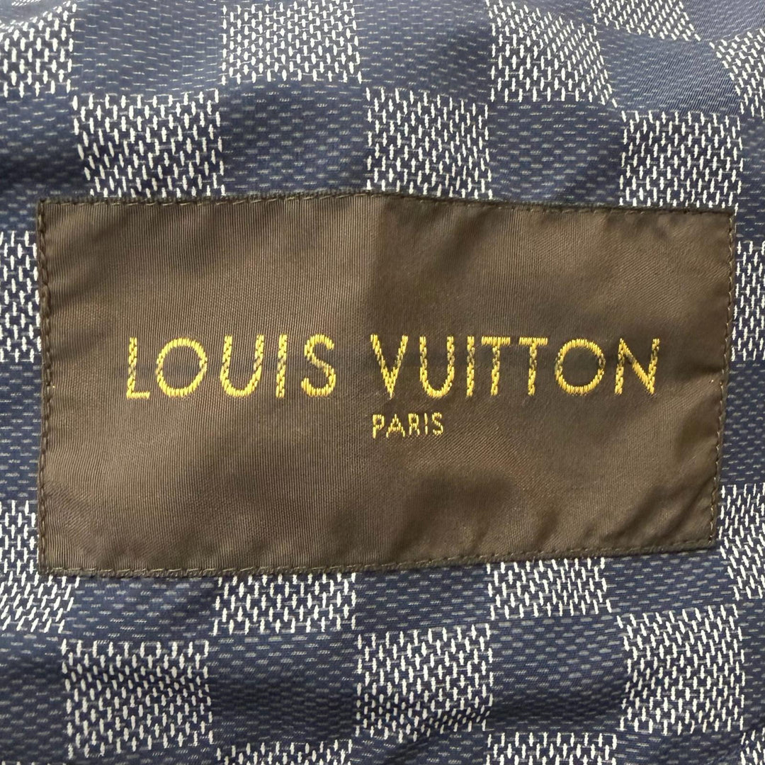 Excellent LOUIS VUITTON coat Damier Pattern lining