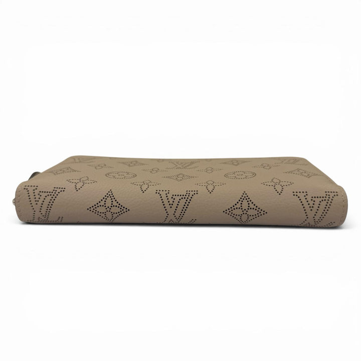 Pristine LOUIS VUITTON Purse Zippy wallet Monogram Zip Around Mahina M69821