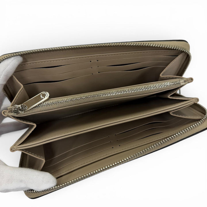 Pristine LOUIS VUITTON Purse Zippy wallet Monogram Zip Around Mahina M69821