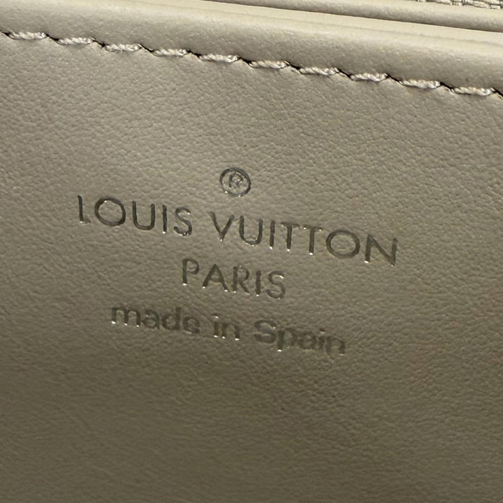 Pristine LOUIS VUITTON Purse Zippy wallet Monogram Zip Around Mahina M69821