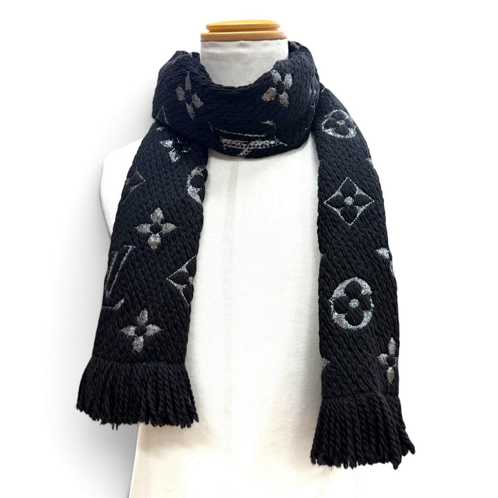 Great LOUIS VUITTON Scarf Escalp Logo Mania Shine Monogrammed with fringe M75833