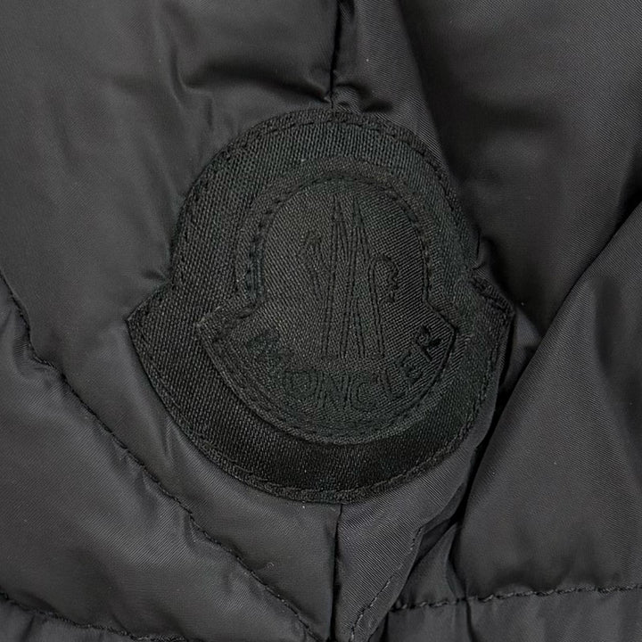 Great MONCLER down coat CERISE Logo patch, stand collar, zip-up jacket Nylon 4