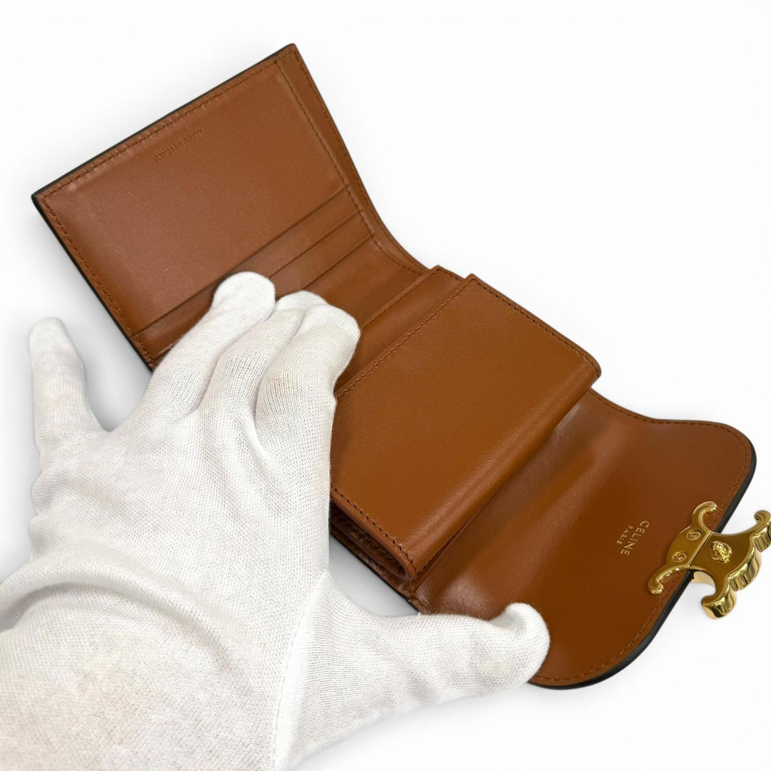 Pristine CELINE Tri-fold wallet Small flap wallet Brown leather Women 10D78