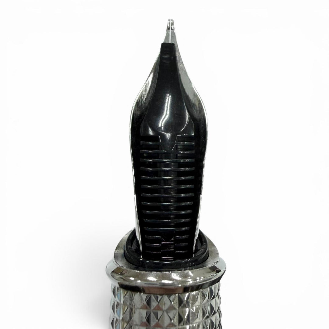 Very Good Dupont fountain pen James Bond 007 Limited Edition Silver 18K mens