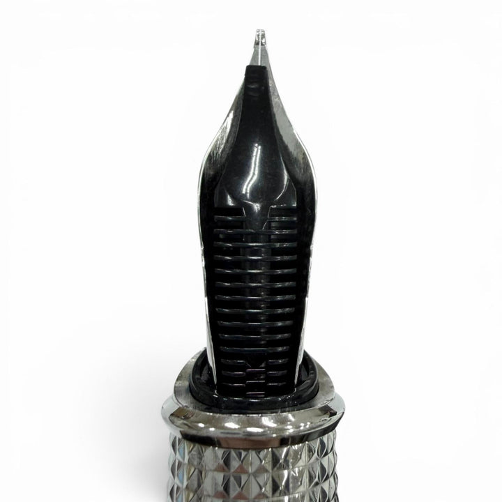 Very Good Dupont fountain pen James Bond 007 Limited Edition Silver 18K mens