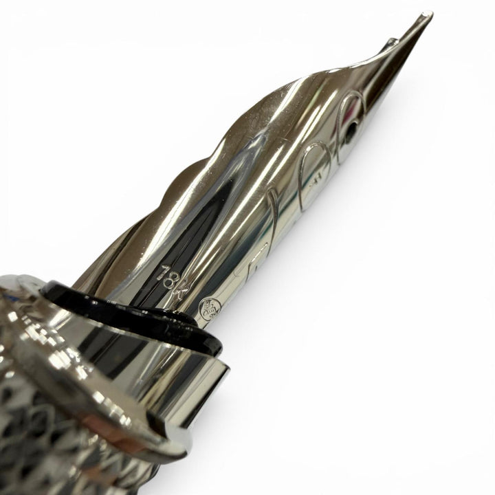 Very Good Dupont fountain pen James Bond 007 Limited Edition Silver 18K mens