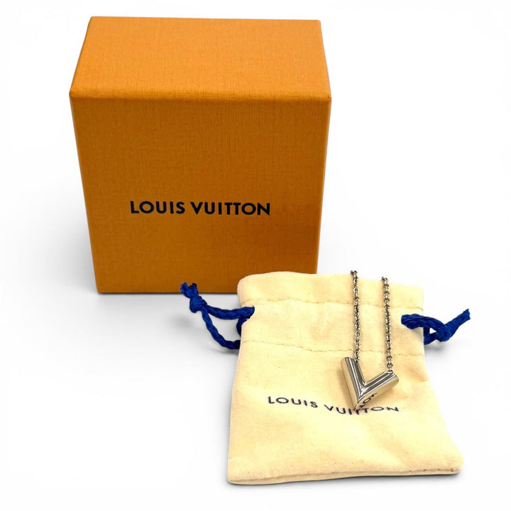 Excellent LOUIS VUITTON Necklace Necklace Essential V Silver Women M63197
