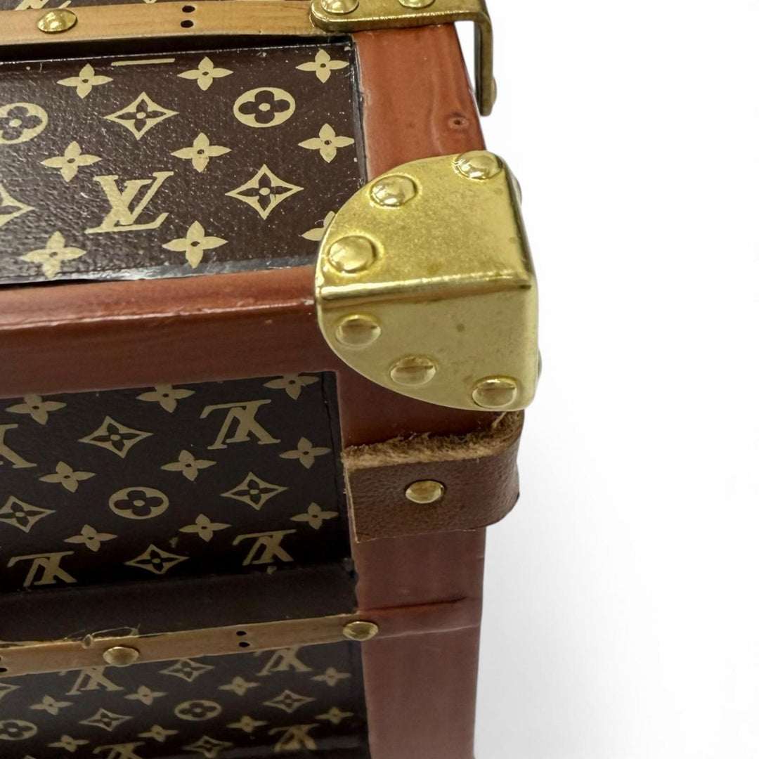 Excellent LOUIS VUITTON Other accessories Miss France Paperweight