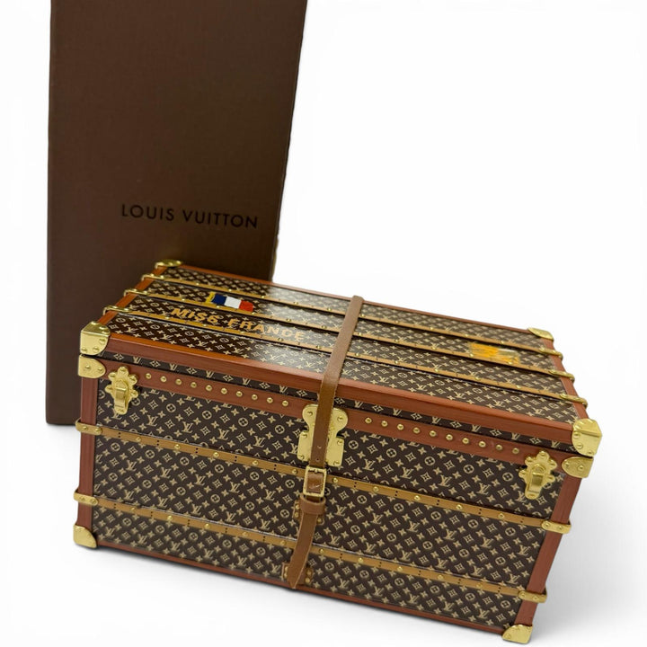 Excellent LOUIS VUITTON Other accessories Miss France Paperweight