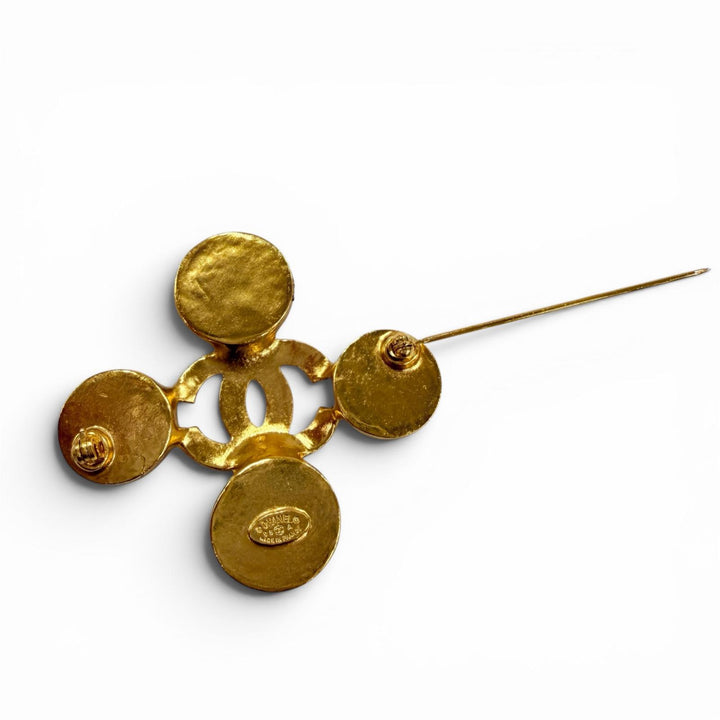 Excellent CHANEL Brooch COCO Mark shell user gold shell Women 95A