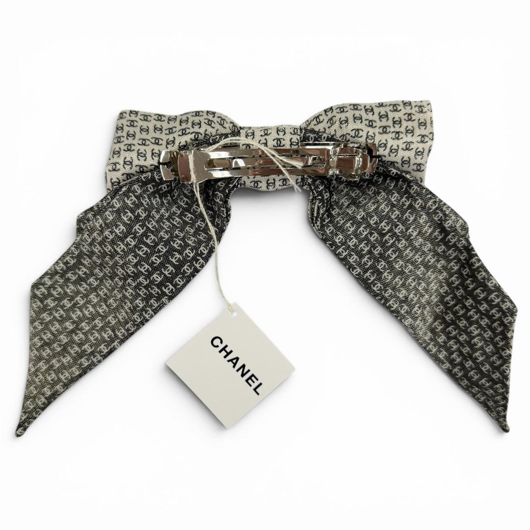 Pristine CHANEL Valletta COCO MarkPattern Hair Accessories white silk Women 25A