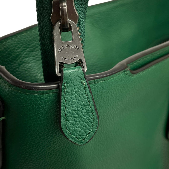 Excellent COACH Beckett Leather Business 2-Way green Smooth scarf skin C2841