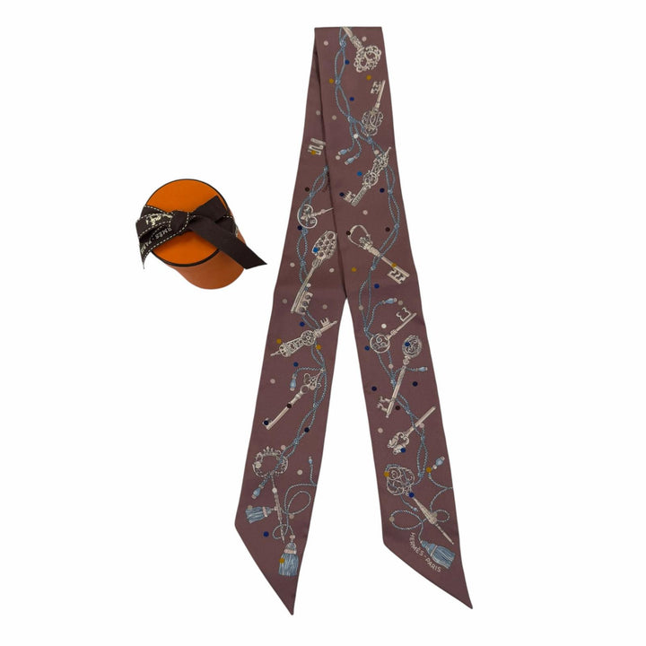 Excellent HERMES scarf Les Cles a Pois (Le Creapore) silk Women