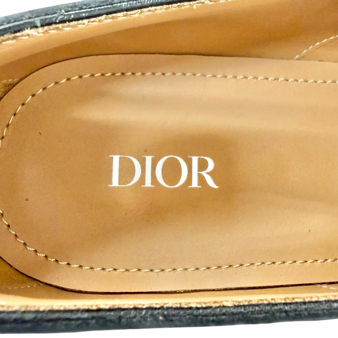 Pristine DIOR Dress shoes CD logo medallion punched cap-toe