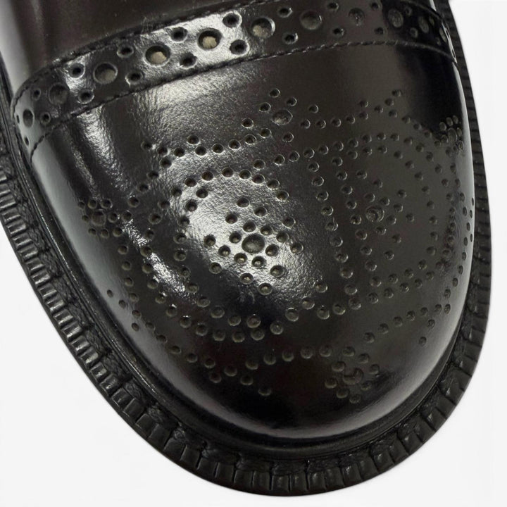 Pristine DIOR Dress shoes CD logo medallion punched cap-toe