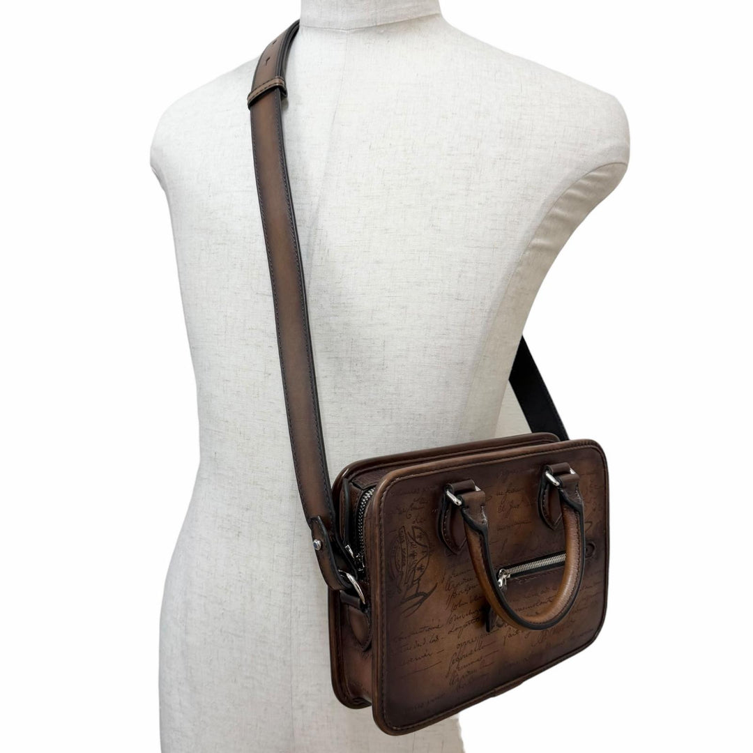Excellent BERLUTI Shoulder Bag Un Jour Gulliver Messenger Calligraphy