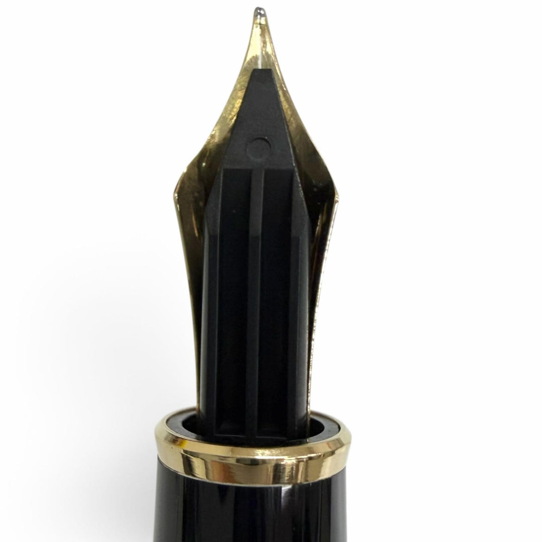 Excellent MONTBLANC fountain pen Meisterstück Classic black 14K mens