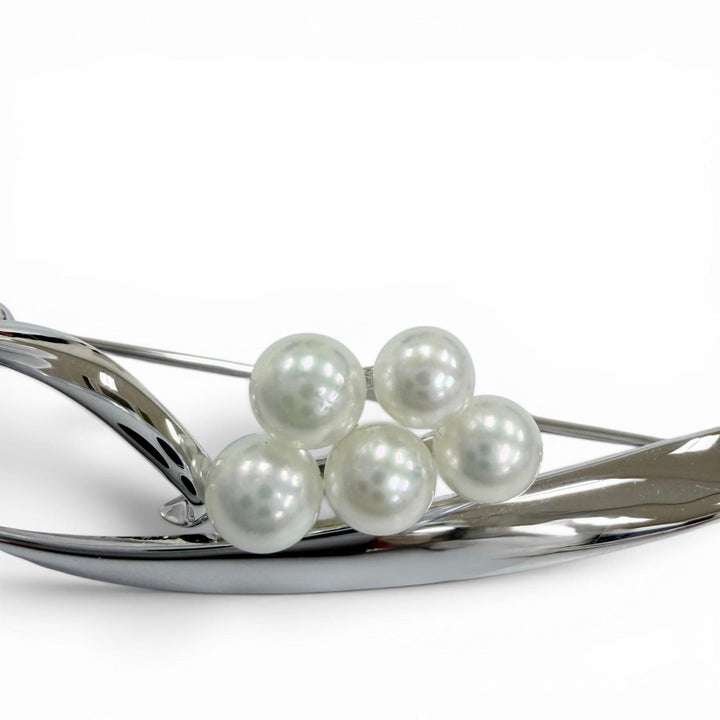 Excellent MIKIMOTO Brooch Akoya Pearl Baby Pearl Brooch Silver Pearl Women