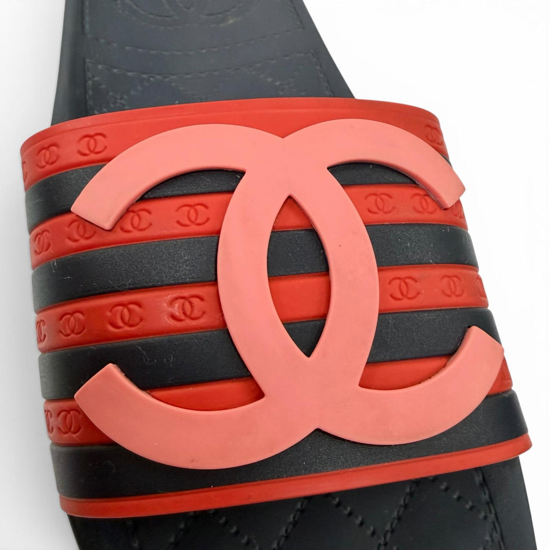 Great CHANEL Sandals COCO Mark Border Pattern Rubber Slides Red Women 37 G33611