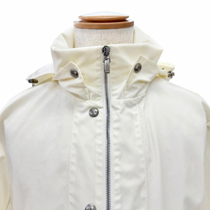 Great MONCLER GAMME BLEU GIUBBINO Logo patch, hooded, zip-up jacket Ivory 0