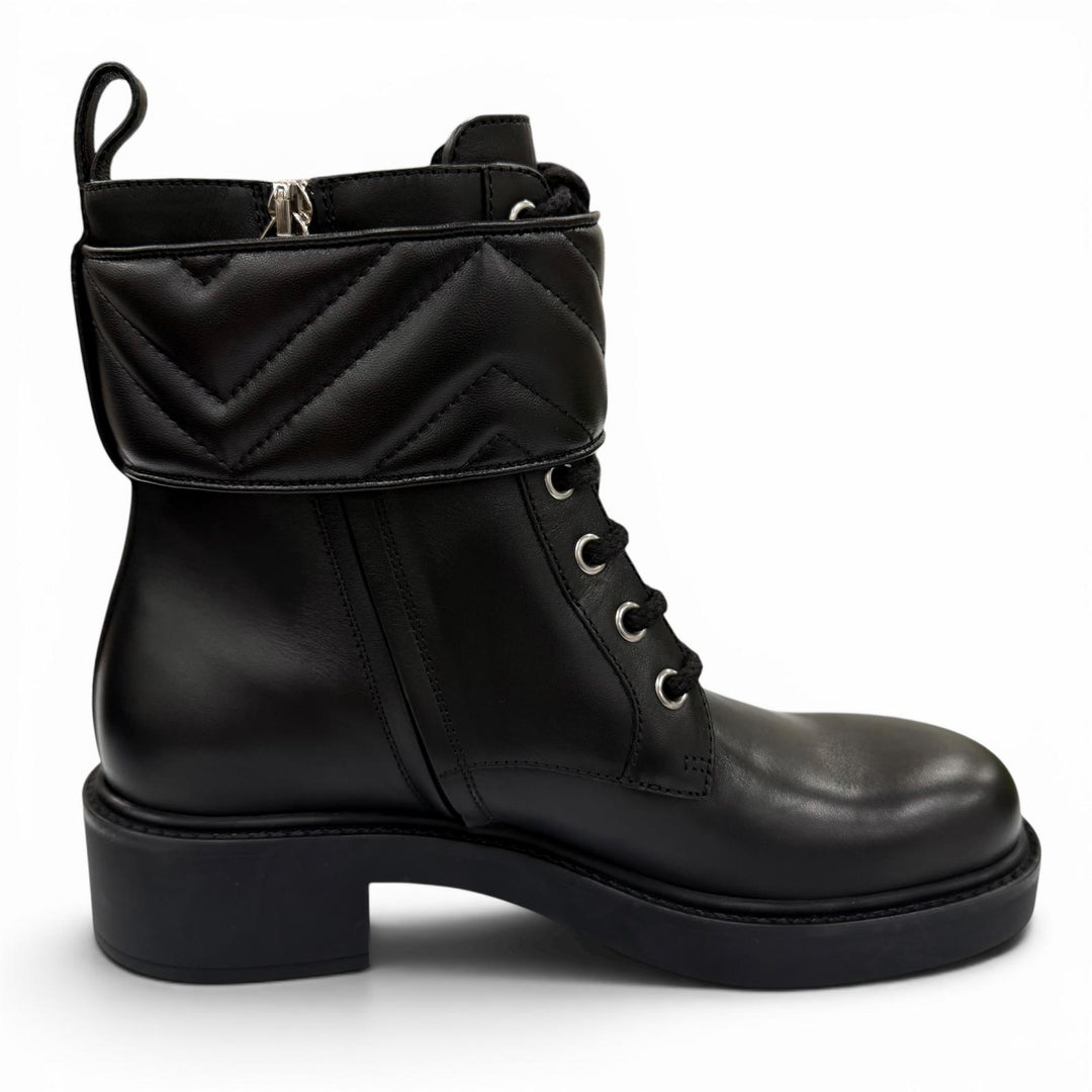 Pristine GUCCI Ankle boots GG Marmont Lace-Up Leather Short Boots 35 670397