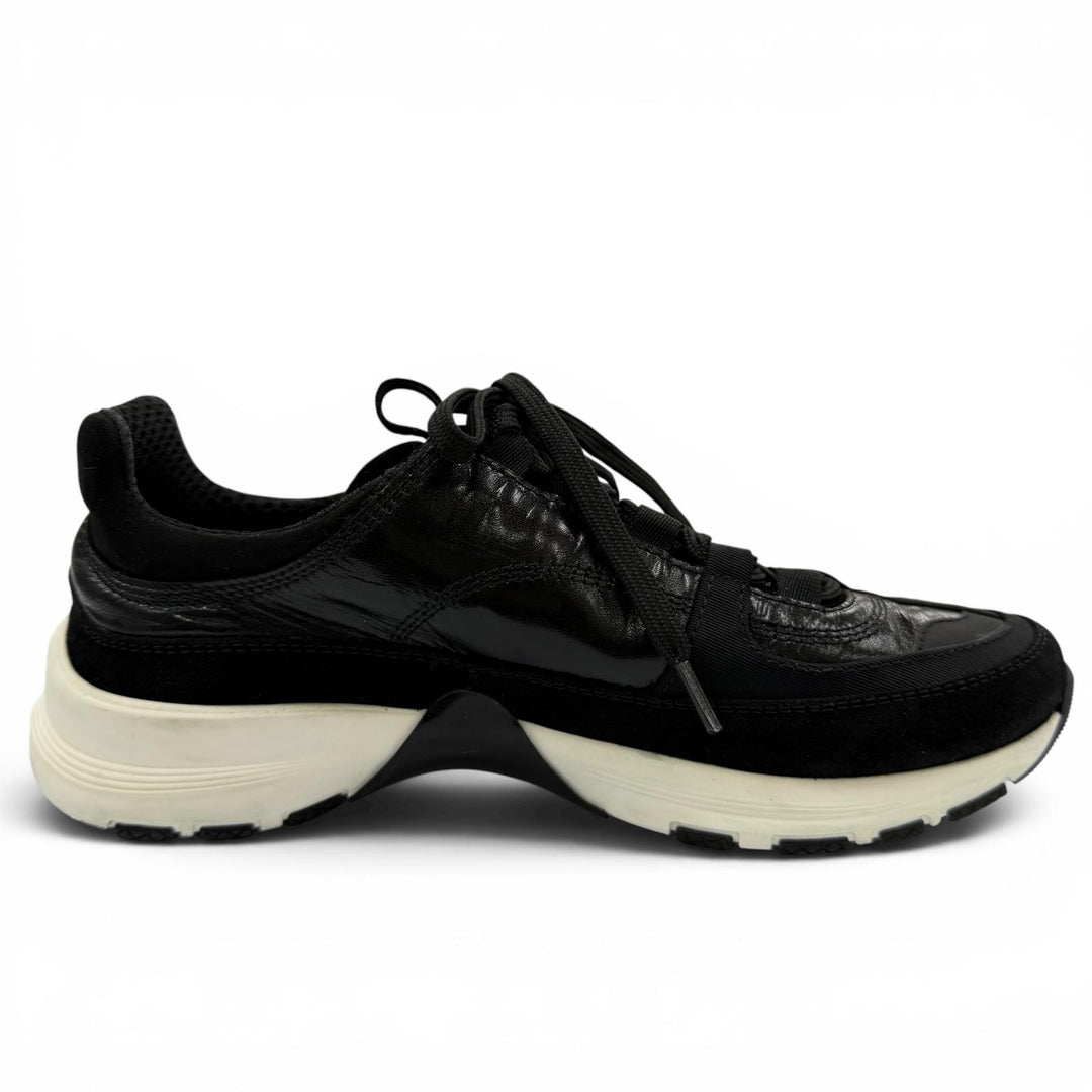 Great CHANEL Low cut sneakers COCO Mark Lace-up Leather black Women 36 G46609