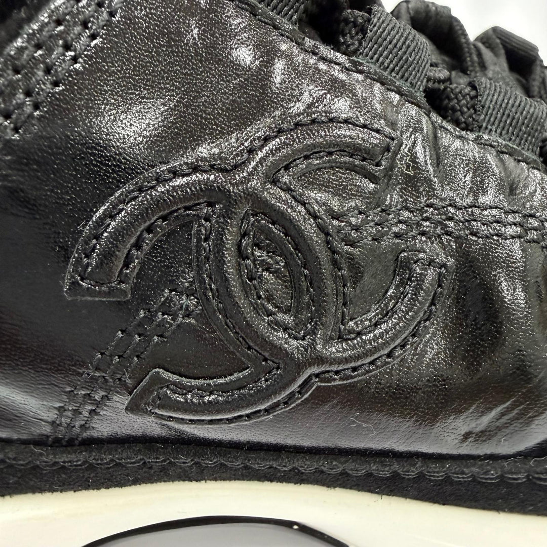 Great CHANEL Low cut sneakers COCO Mark Lace-up Leather black Women 36 G46609