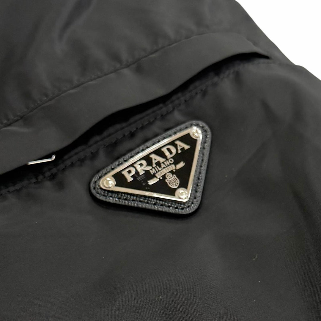 Great PRADA Nylon jacket Triangle Logo Zip-Up Blouson black mens 56 SGN998