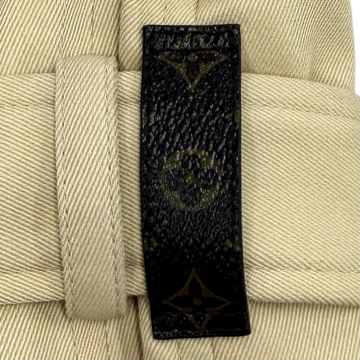 Excellent LOUIS VUITTON trench coat LV logo gold button belt color Rayon 38