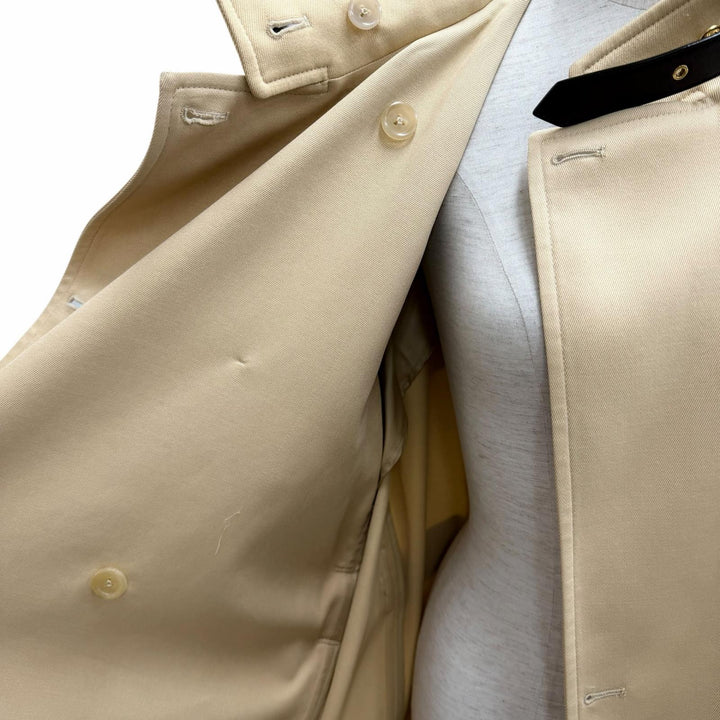 Excellent LOUIS VUITTON trench coat LV logo gold button belt color Rayon 38