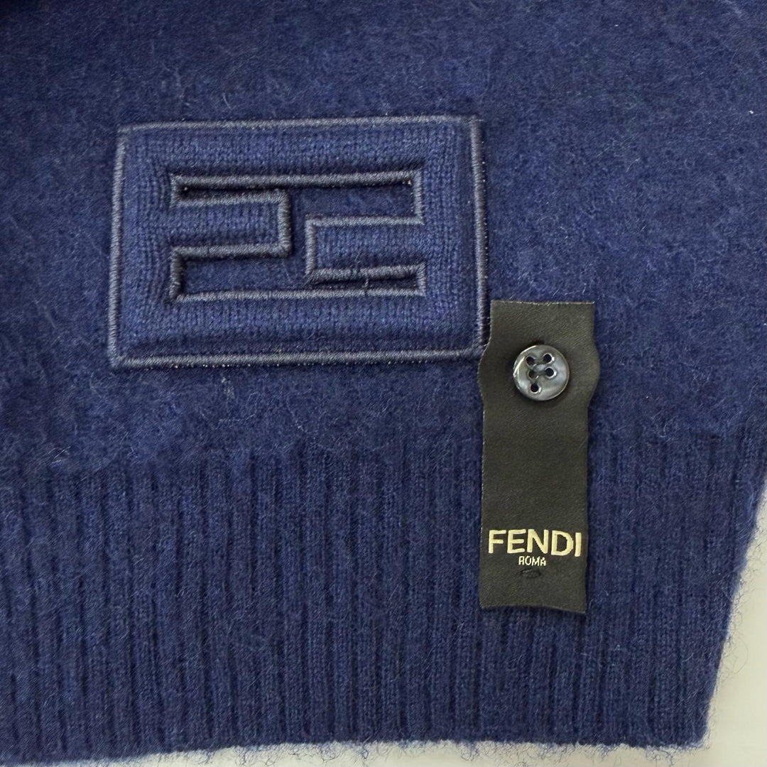 Pristine FENDI sweater FF logo patch brushed fabric long-sleeved knit