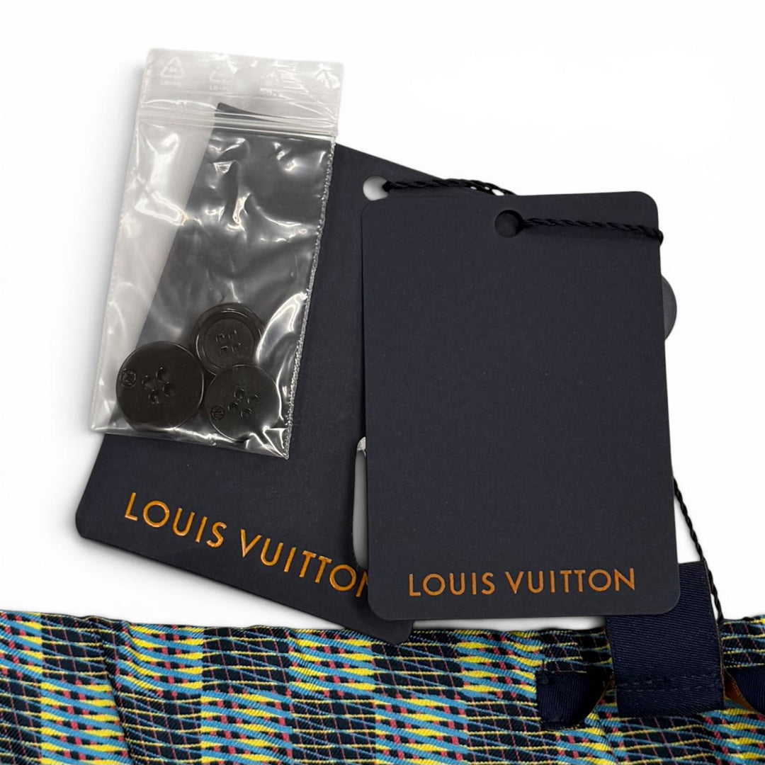 Pristine LOUIS VUITTON Shorts All-over print button fly Multi silk Women 38