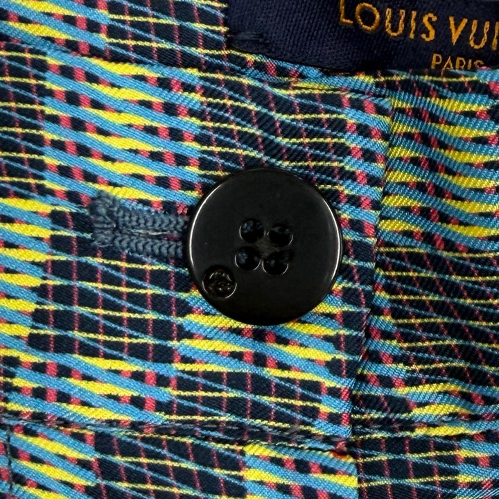 Pristine LOUIS VUITTON Shorts All-over print button fly Multi silk Women 38