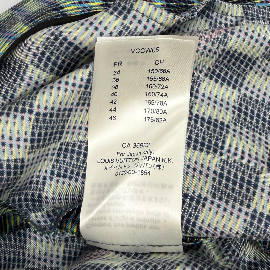 Pristine LOUIS VUITTON Shorts All-over print button fly Multi silk Women 38