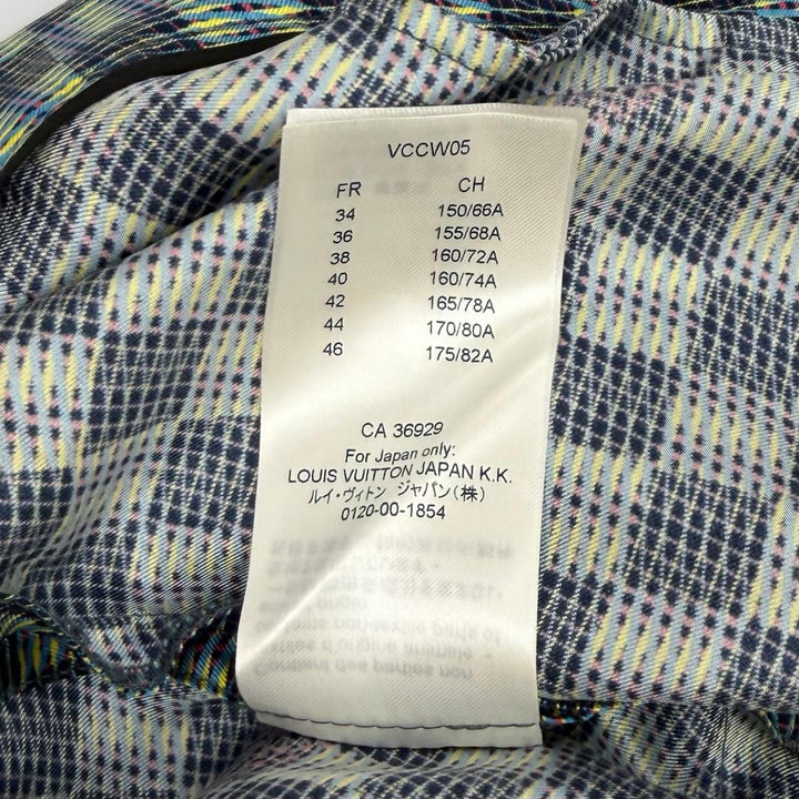 Pristine LOUIS VUITTON Shorts All-over print button fly Multi silk Women 38