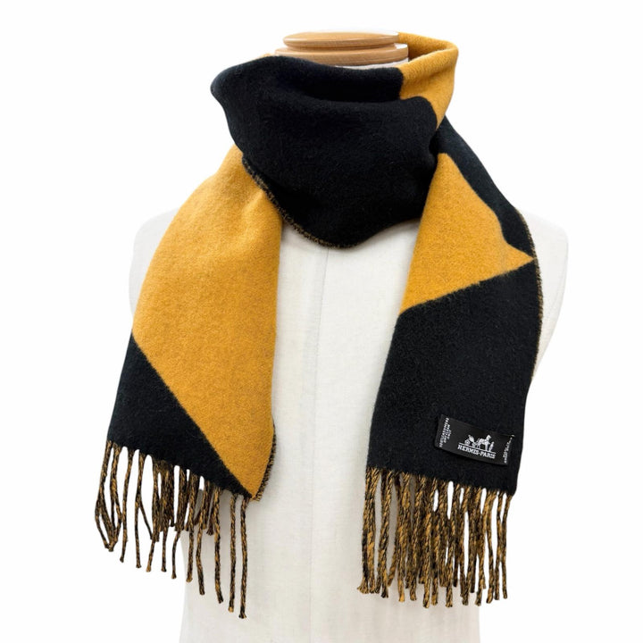 Pristine HERMES Scarf With fringe black cashmere mens