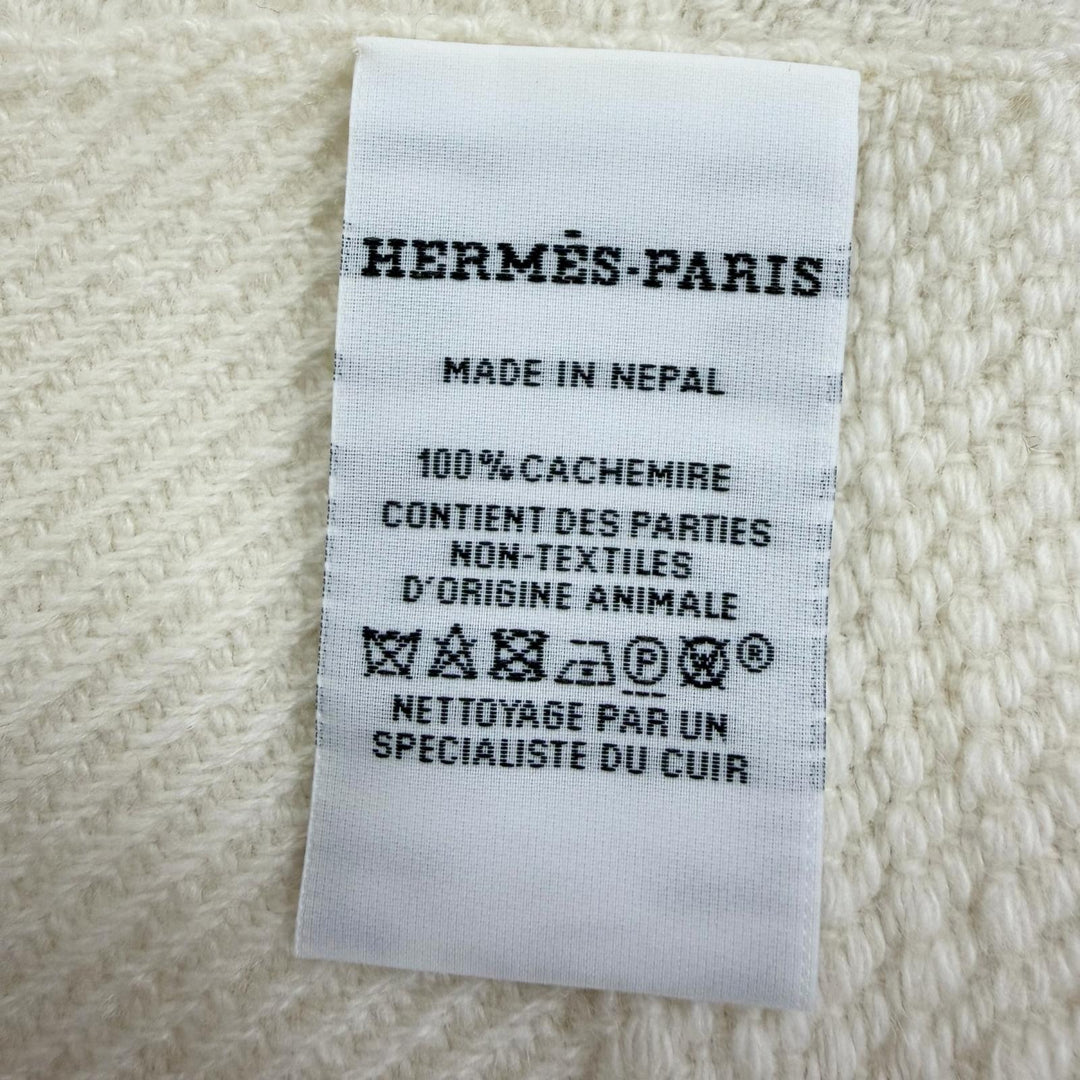 Pristine HERMES shawl Raye H Large logo leather patch with fringe cashmere Women