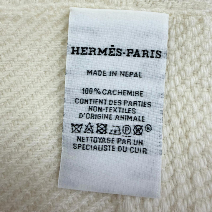 Pristine HERMES shawl Raye H Large logo leather patch with fringe cashmere Women