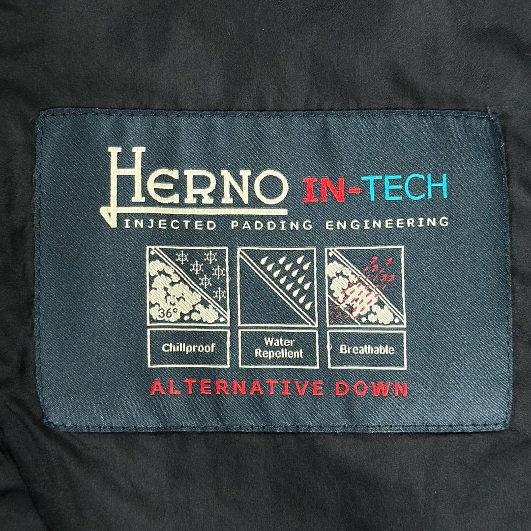 Great Herno Down jacket Logo buttons, water-repellent finish mens EU 50 PC002ULE