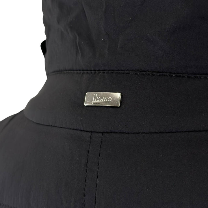 Great Herno Down jacket Logo buttons, water-repellent finish mens EU 50 PC002ULE